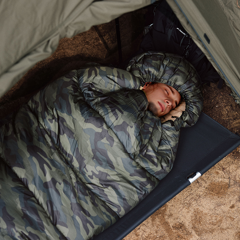 Naturehike spací vak M320 s kapucňou 1560g - tmavá kamufláž - ľavý